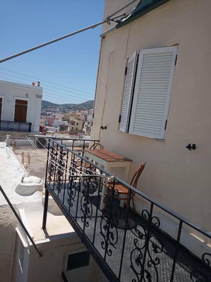 Soullas Apart -Ελλαδα- Apartamento Hermópolis Exterior foto